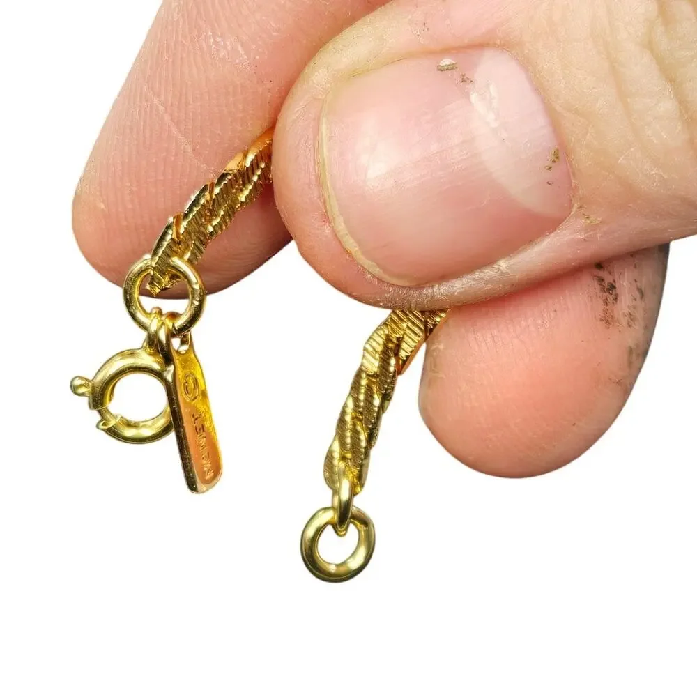 Vintage Monet Gold Thick Curb Chain Necklace - Picture 3 of 5